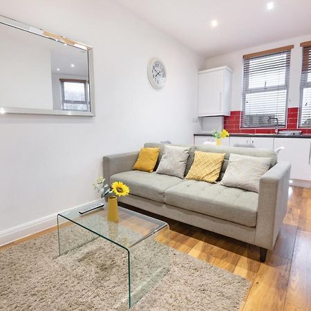 Modern Apartment Close To City Centre With Parking Leeds  Kültér fotó